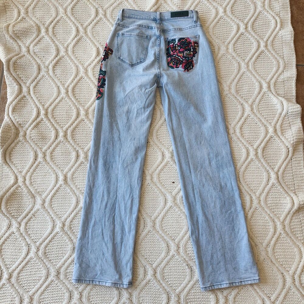AKIRA Hidden Faces Embroidery Detailed Straight Leg Jeans Size 5 - Picture 4 of 12